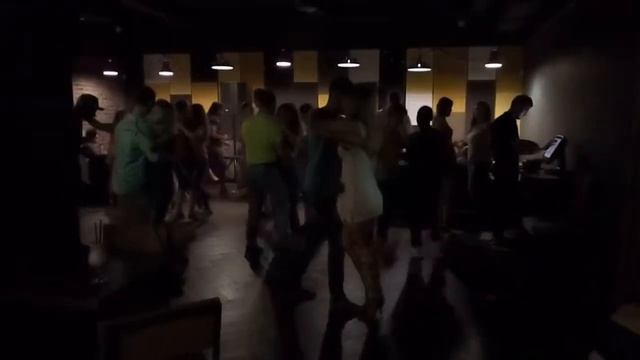 Kizomba dance в "Гвоздях" 18.08 смотреть онлайн