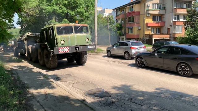 MAZ 537g big uphill loaded with tank смотреть онлайн