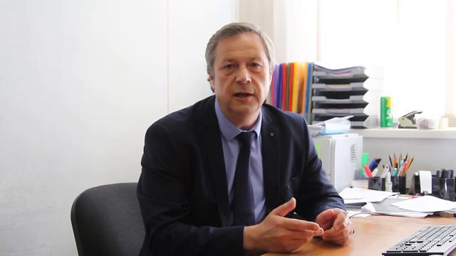 Декан рэу