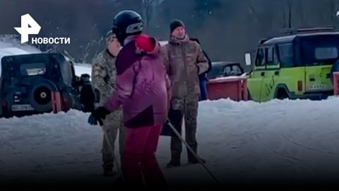 Особо опасная трасса: на лыжне в Карпатах украинские военкомы раздают повестки в ВСУ / РЕН Новости