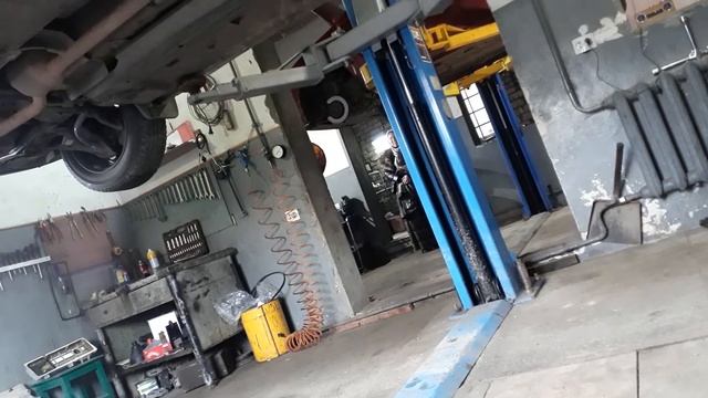 В Ставрополе шаман ремонтирует машину с помощью молитв ( вот что значит подшаманить тачку))