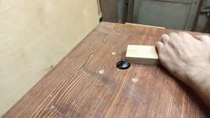 Техника безопасности при фрезеровании древесины Удар фрезой