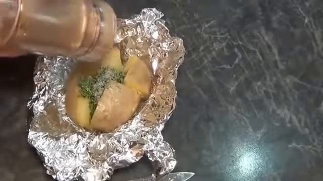Картошка запеченная в фольге в духовке