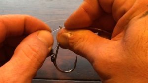 River fishing big fish Step by step instructions on how to tie a carp rig for RIVER Fishing