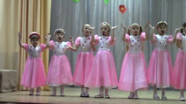 Карамелька детская песня. Выступает ансамбль Карамель на канале Мисс Ксюша.