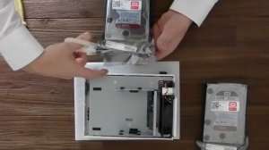 Unboxing synology DS215J