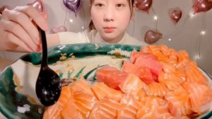 ASMR Salmon and Tuna Sashimi Rice Bowl【Mukbang/ Eating Sounds】【English subtitles】