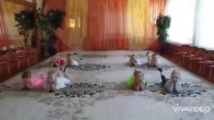 Танец "Мы веселые малышки"
