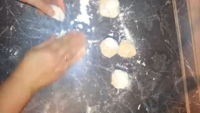 Кыстыбый-татарские пирожки. Очень вкусные.