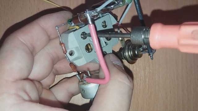 МОЩНЫЙ РЕГУЛЯТОР НАПРЯЖЕНИЯ 220 В. смотреть онлайн