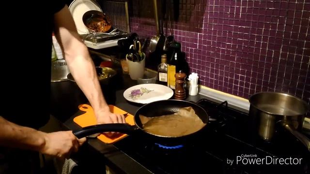 Как пожарить куриную грудку? смотреть онлайн