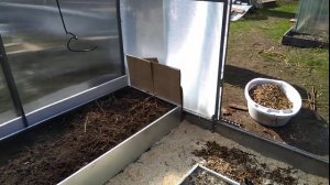 Чем заправить грядки в теплице.mp4