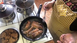 Жареные ребра сазана. Вкуснота необыкновенная!  жареныйсазан#жареныйсазаннасковородке