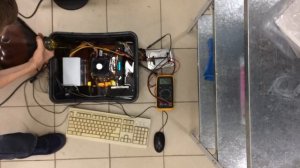 Майнер в масле (компьютер в трансформаторном масле)