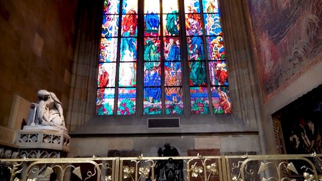 The Most Important Church in the Czech Republic EXPLAINED | St. Vitus Cathedral смотреть онлайн