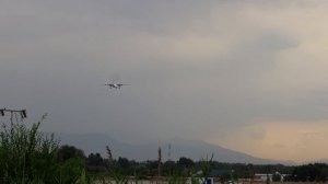 Авиакомпания "Южное небо". Посадка самолета Ан - 24