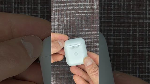 Сняли тёмный слой #airpods #airpodspro2 #airpods3 смотреть онлайн