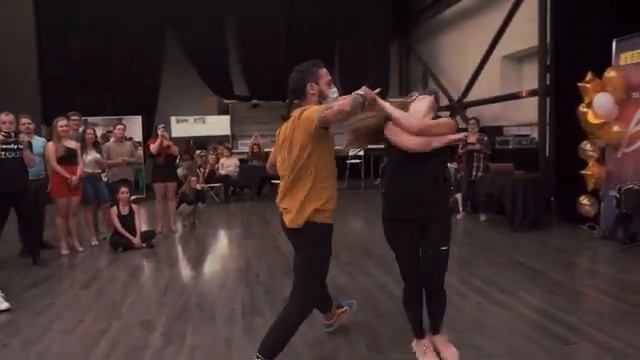 Brazuka 2020. Carlos & Anastasia Oliveira #Zouk demo #ApagaLuz смотреть онлайн