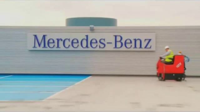 Уборка открытого паркинга с помощью поломоечной машины GTX смотреть онлайн