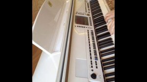 Yamaha CVP-409GP white