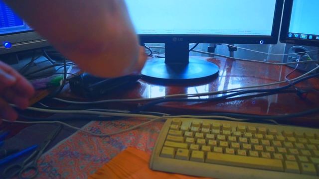 Уборка пыли с рабочего стола смотреть онлайн