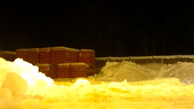 На работе, снег убираю смотреть онлайн