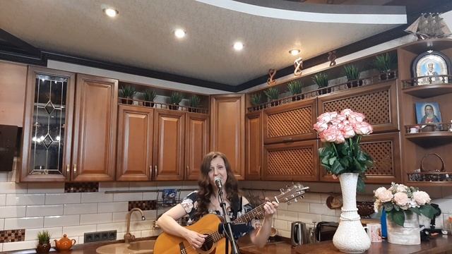 Анна Зеленская исполняет песню на стихи Александра Кердана "Вишня зацвела" смотреть онлайн