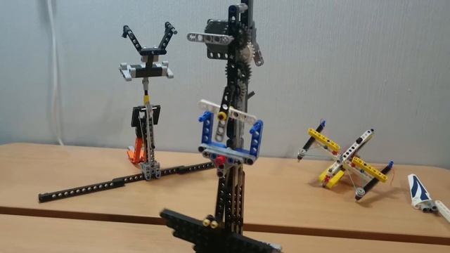 Часы с кукушкой из лего с инерционным двигателем смотреть онлайн