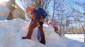 Снег уже не белый... С 8 марта!