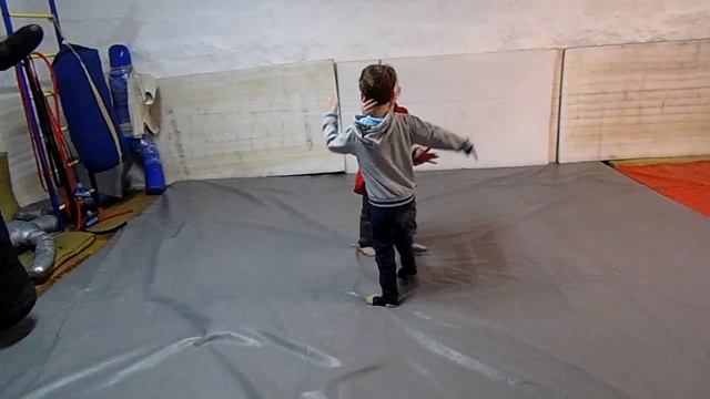 Борьба. Дети 5.5 лет (Дима и Серафим) смотреть онлайн