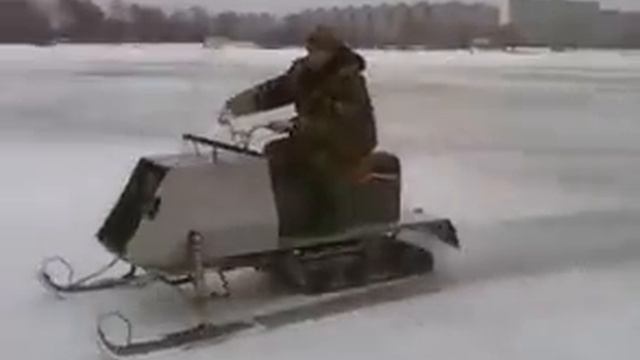 На снегоходе как на лодке смотреть онлайн
