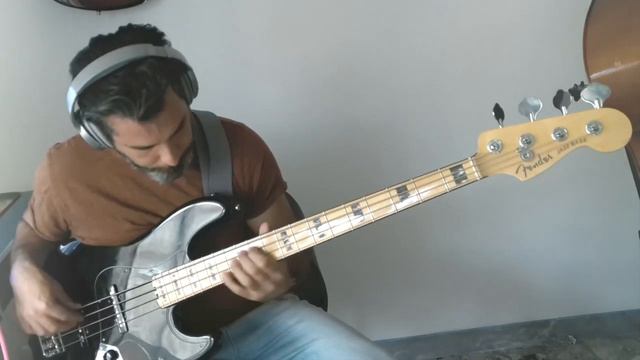 Michel Pétrucciani "Looking up" bass cover solo Fender Jazz Bass Elite смотреть онлайн