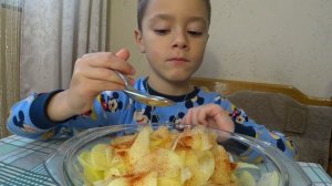 Чипсы которые можно детям. Стас готовит чипсы для детей
