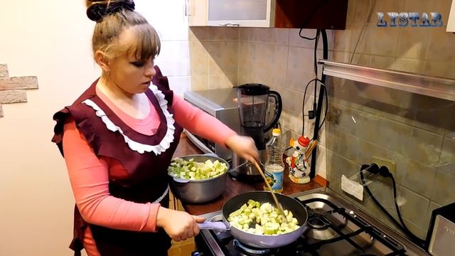 Икра из кабачков самая вкусная! Консервируем на зиму кабачковую икру. смотреть онлайн