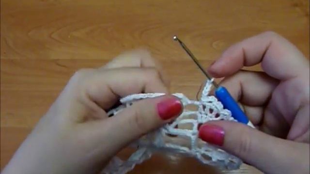 Салфетка с ананасами крючком (Crochet. Napkin with pineapple) смотреть онлайн