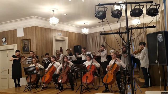 Джордж Гершвин "Хлопай в такт" смотреть онлайн