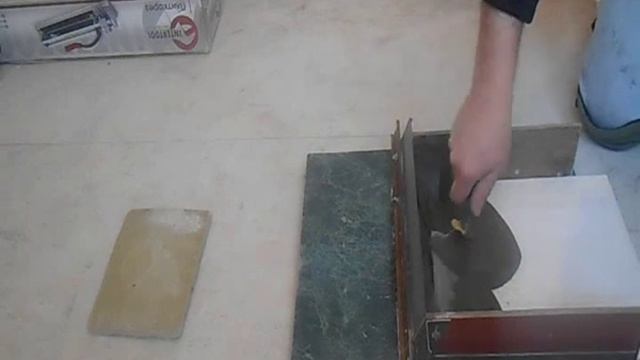 Приспособление для нанесения плиточного клея смотреть онлайн