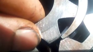 причина стука акпп