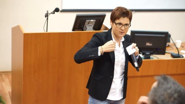 Как начать разговор с незнакомыми людьми? Программа Личная Эффективность от Teamsoft на ФП смотреть онлайн