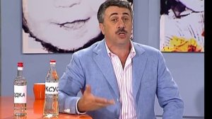 Можно ли для снижения температуры растирать ребёнка уксусом и спиртом؟ Доктор Комаровский online