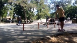 Скейт парк в селе???? Жёсткий стрит!!! Катаюсь на самокате!!!трюки на самокате !!! ШОК!!!