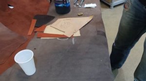 Обзор тиснения и выжигание при помощи клише на ручке.