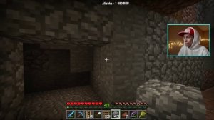 СТРОЮ СВОЮ ПЕРВУЮ ШАХТУ в МАЙНКРАФТ ВЫЖИВАНИЕ!!