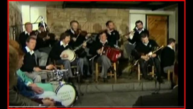 The Thatch Ceili Band with my Uncle Michael Drumming Gan Ainm Vincent Broderick's/The Crock of Gold смотреть онлайн