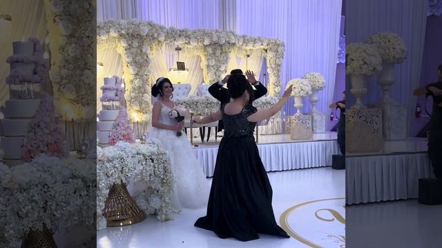 AFGHAN WEDDING KNIFE DANCE #afghan #knife #dance #afghanwedding #mastdance смотреть онлайн