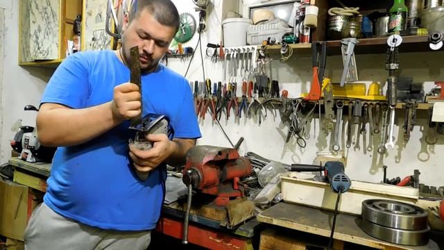 Крутая самоделка/НЕ ВЫБРАСЫВАЙТЕ СЛОМАННУЮ НОЖОВКУ ПО ДЕРЕВУ смотреть онлайн