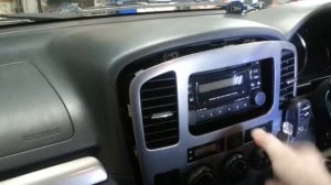 How to remove the radio form a Suzuki Grand Vitara 2005
