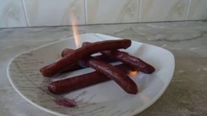 костер из охотничьих колбасок