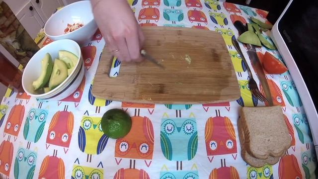 Healthy Breakfast Recipe: Avocado Toast with Tomato and Basil | Kusaka смотреть онлайн