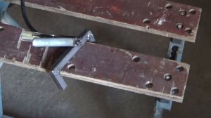 Чем заменить сломанную ручку ящика для инструментов.